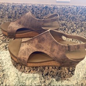 Beautiful sandals that are comfortable!